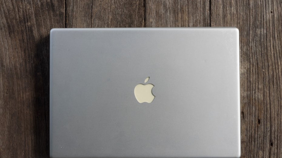 KI auf einem 20 Jahre alten Apple-Laptop: Wie sich das Gerät im Vergleich zu moderner Hardware schlägt