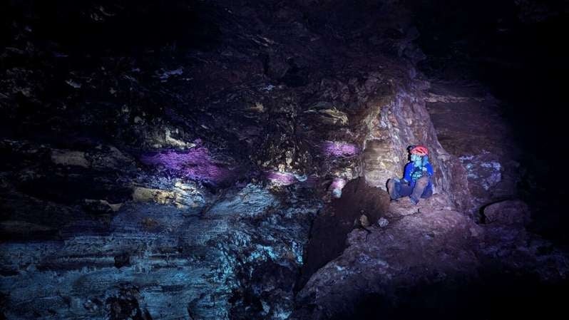 Von der Nasa unterstützt: Wie UV-Licht bei der Höhlenforschung Aufschluss über Leben in extremen Umgebungen gibt