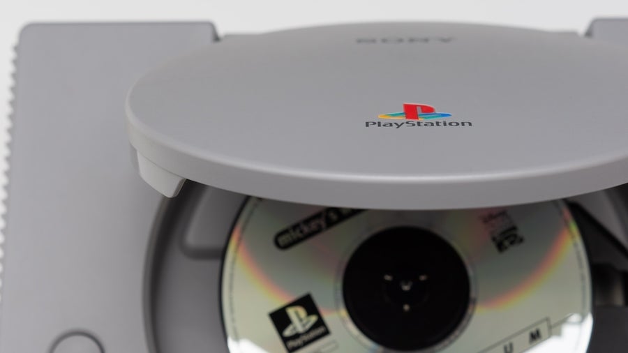 „Nutzt du keinen Stereo-TV?” – Wie Metal Gear Solid vor 27 Jahren Spieler für alte Fernseher verspottete