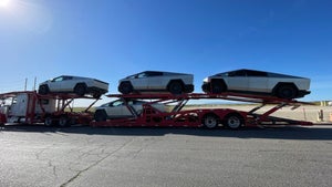 Von wegen unzerstörbar: Tesla soll Cybertruck-Auslieferungen wegen abfallender Zierleisten stoppen