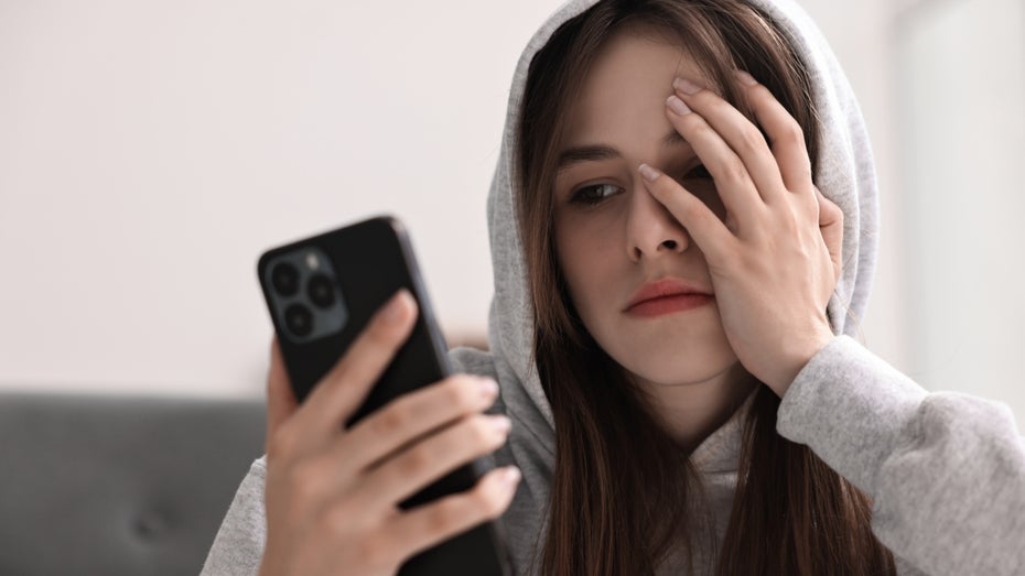 Umfrage zeigt: Zu viel Smartphone-Nutzung tut uns oft nicht gut – diese Altersgruppe ist am stärksten betroffen Umfrage zeigt: Zu viel Smartphone-Nutzung tut uns oft nicht gut – diese Altersgruppe ist am stärksten betroffen