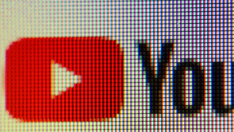 Genervt von Youtubes KI-Übersetzungen? Dieses Browser-Addon räumt endlich damit auf