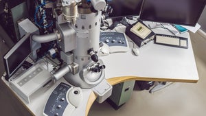 Unsichtbares wird sichtbar: Forscher filmen Atombewegungen in Echtzeit