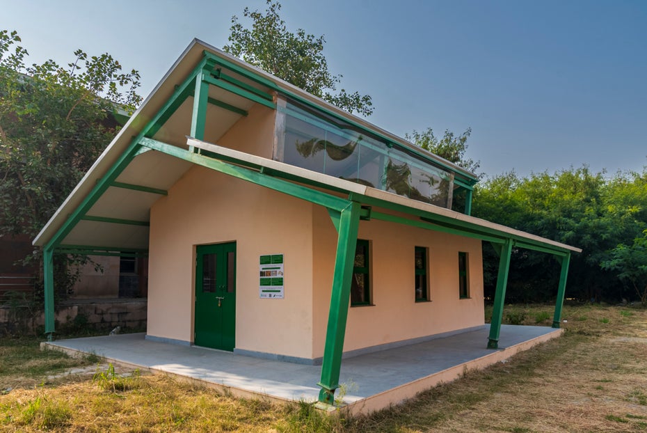 Eine Schule aus Zuckerrohrabfällen in Indien ist besonders klimafreundlich.