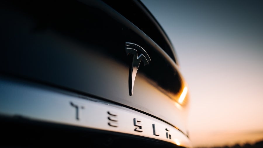 Schummelt Tesla beim Kilometerstand, um Autos nicht reparieren zu müssen?