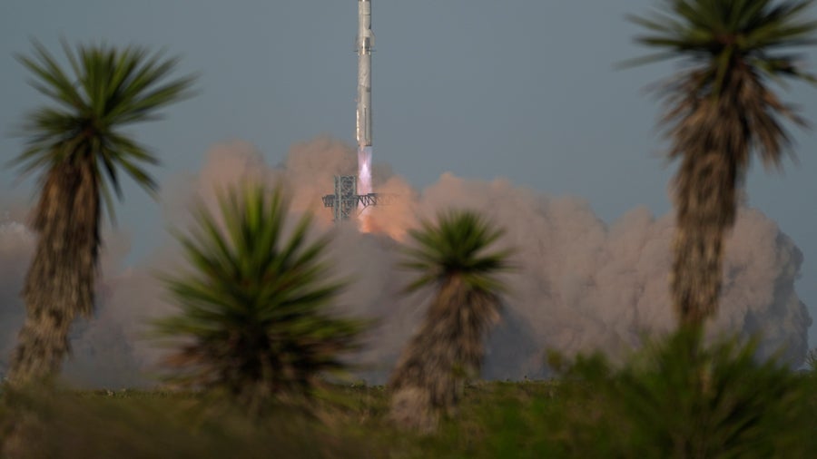 „Starship” zerbricht beim Wiedereintritt – SpaceX spricht von Fortschritt „Starship” zerbricht beim Wiedereintritt – SpaceX spricht von Fortschritt