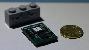 Atarino: Bastler schrumpft Kultcomputer auf Briefmarkengröße