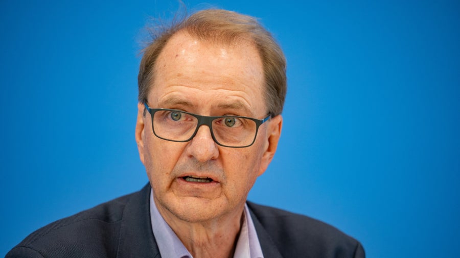 Chef des Umweltbundesamts: Geringverdiener sollen höhere Zuschüsse für E-Autos bekommen Chef des Umweltbundesamts: Geringverdiener sollen höhere Zuschüsse für E-Autos bekommen