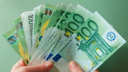 Stress-Toleranz im Alter: Warum Babyboomer eher für mehr Geld leiden als die Gen Z