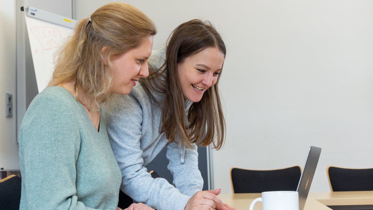 Dein Weg zum Master in Digitalem Journalismus: t3n fördert Stipendium für freie Tech-Journalist:innen: