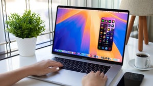 Einfach aufs iPhone zugreifen? Das ist die beste Mac-Funktion, die ihr nicht nutzen könnt