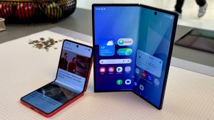 Preissturz vorprogrammiert: Warum du mit dem Kauf der neuen Samsung-Foldables warten solltest