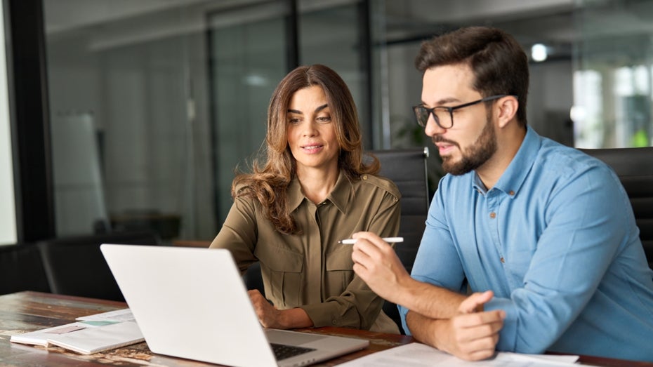 Zwischen zukunftssicher und Job-Angst: So viele Beschäftigte wurden zu KI geschult Zwischen zukunftssicher und Job-Angst: So viele Beschäftigte wurden zu KI geschult