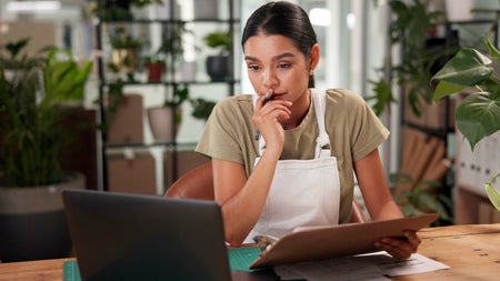 Authentisch statt professionell: Warum echte Gefühle im Job besser funktionieren