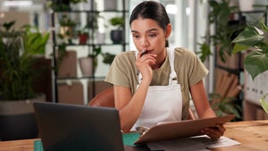Authentisch statt professionell: Warum echte Gefühle im Job besser funktionieren