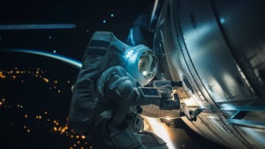 Menstruationstassen im All: Warum das für Astronautinnen nicht so absurd ist, wie es klingt